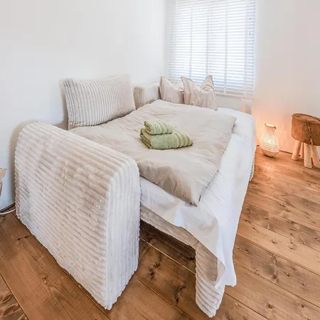 Seeapartment Panorama * Gaienhofen (Baden-Wurttemberg)